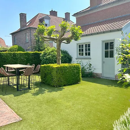 Villa Weg 12